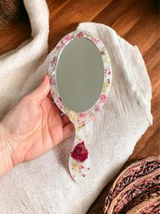 Miroir à main en résine avec finition lisse et brillante, parfait pour un usage quotidien, le maquillage ou des fins décoratives, ajoutant une touche élégante - Product Image 3