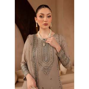 เสื้อปักลาย BATIK-3PC พร้อมผ้าคลุมไหล่ปักลายผ้าออร์แกนซ่า และกางเกงปักลาย - Product Image 4