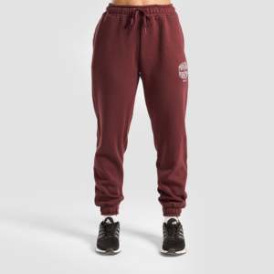 Pantalones Deportivos Empower Regular, Transpirables, de Cintura Media, Estilo Casual en Color Granate - Product Image 1