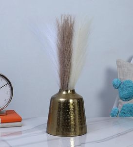 Florero de aluminio de diseño de lujo con aspecto desgastado y base ancha, perfecto para comedor de estilo rural - Product Image 3