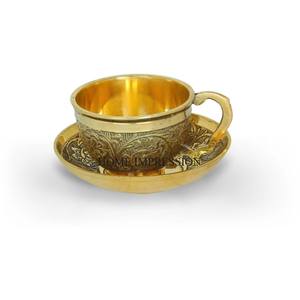 Taza de té y platillo de latón moderno de calidad lujosa grabada de diseñador precioso chapado en oro de alta calidad Hote y suministros para restaurantes - Product Image 1
