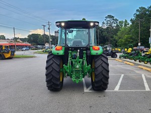 Tractor Agrícola John Deere 5095M, 100HP, 4WD, Rueda Verde para Motor, Transmisión Automática, Alta Productividad, Larga Vida Útil - Product Image 4