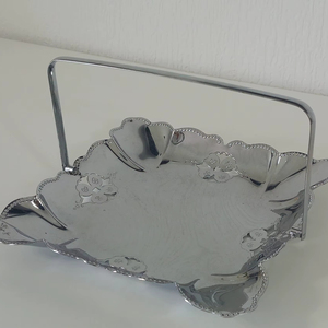 ขาตั้งเค้กแบบมินิมอลสีเงิน เหมาะสำหรับจัดงานน้ำชา ใช้กับเคาน์เตอร์คาเฟ่ และโต๊ะเสิร์ฟ นำเข้าจากอินเดีย - Product Image 1