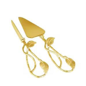 Ensemble de serveurs à gâteaux en laiton élégant design de poignée en boucle à défilement orné ustensile de mariage ou de fête en or de luxe - Product Image 2