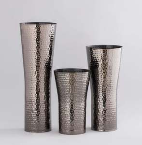 Vase à fleurs en fer antique bronze en gros quantité décor festif pour la maison décoration de table hôtel fabriqué en Inde vente chaude - Product Image 2