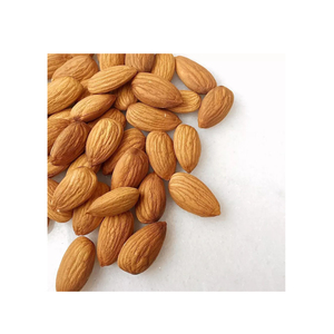 Nueces de almendras a granel disponibles en stock para mayoristas y mercados internacionales - Product Image 1