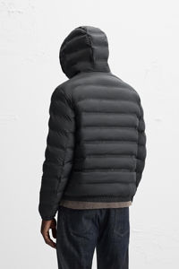 Veste d'hiver matelassée légère à capuche grande taille avec col montant, poignets élastiques, fermeture éclair et poches intérieures pour hommes - Product Image 3