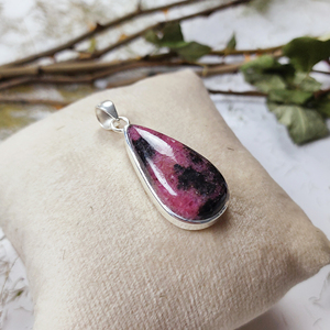 925พลอยโรโดไนท์รูปหยดน้ำจี้ทองชุบเครื่องประดับชั้นดีสำหรับคริสเตียน - Product Image 3