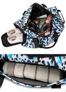 กระเป๋าเดินทางแบบสปอร์ตแฟชั่นคุณภาพสูง  พร้อมซิปปรับแต่งได้ ดีไซน์ใหม่ ผ้าโพลีเอสเตอร์พิมพ์ลายแบบซับลิเมชั่น  รับสกรีนโลโก้ - Product Image 4