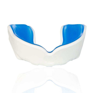 Protège-dents en silicone blanc et bleu, moulable, équipement de protection sportive pour la boxe, adultes, design léger, style standard, à enfiler - Product Image 1