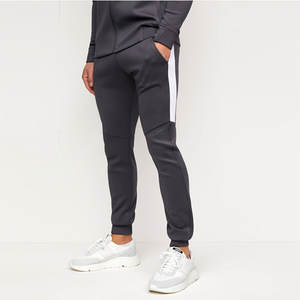 À la mode hiver solide unisexe Streetwear survêtements à capuche OEM personnalisé confortable fermeture éclair vêtements de sport 100% coton respirant - Product Image 1