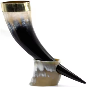 Corne de buffle Corne à boire jaunâtre Tasse Viking Corne à boire Viking par l'artisanat en croissant - Product Image 1