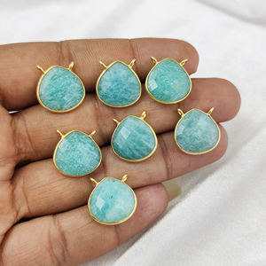 Turquoise Gemstone Coeur Pendentif Lunette Ensemble Argent Sterling Plaqué Rhodium Plaqué Or Fabriqué À La Main Beaux Bijoux - Product Image 4