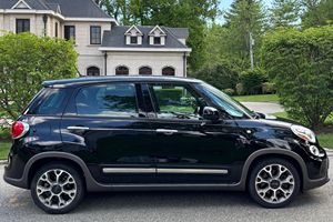 Fiat 500L Trekking 2014 Usado, Volante a la Izquierda/Derecha - Product Image 3