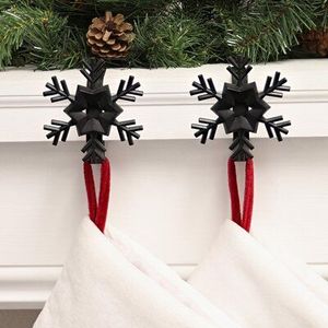 Porte-bas en fer antique avec un design sur le thème des vacances adapté aux arrangements de décoration de Noël modernes ou rustiques - Product Image 4