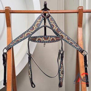 Ensemble de serre-tête et de collier de poitrine Western Top léger en cuir de vachette de qualité supérieure Tendance Motifs de perles personnalisés Tack de cheval saisonnier - Product Image 1