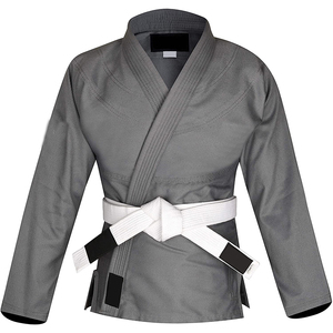 Combinaison de judo conçue pour l'entraînement et la compétition, fabriquée en tissu de coton durable offrant confort et résistance pour la pratique quotidienne au dojo. - Product Image 3