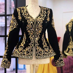 Chaqueta negra con bordado de Oriente Medio, cuentas de cristal doradas embellecedoras, perlas, piedra de cristal, trabajo para fiesta, 2023 - Product Image 1