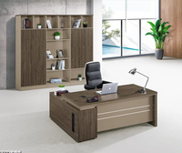 Bureau de direction moderne, bureau en L avec tiroirs et étagères, meuble d'affaires, poste de travail pour la maison et le bureau
