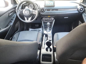 Voiture d'occasion de qualité à prix abordable, Toyota Yaris iA 2018, conduite à gauche - Product Image 2