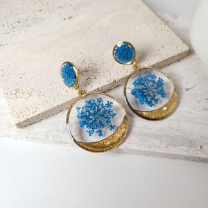 Boucles d'oreilles en résine de luxe pour femmes |   Design artistique unique |   Accessoires de mode vintage traditionnels faits à la main et légers - Product Image 3