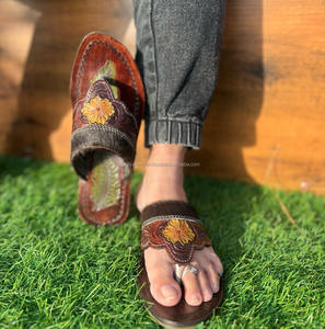 Sandalias de Punta abierta para mujer, chanclas informales de cuero de vaca con estilo occidental, auténticas, hechas a mano, para exteriores - Product Image 2