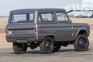 Vehículo Usado a Precio Accesible - Volante a la Izquierda |   Volante a la derecha |   Conversión de Ford Bronco EV de 1974 a Motor Eléctrico, 5 Velocidades - Product Image 5