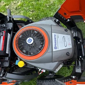 Cortadora de césped Husqvarna ts142 a gasolina/petróleo, económica y fácil de manejar. - Product Image 5