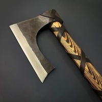 Hache en acier au carbone de haute qualité faite à la main sur mesure avec manche en bois gaine en cuir parfait cadeau de camping et de chasse pour le père