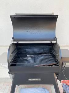 Parrilla Rectangular de Carbón de Lujo a Precio Accesible con Tapa, Control Remoto y Seguridad contra la Falta de Oxígeno, Dimensiones 116X56X109 - Product Image 3