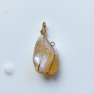 Pendentif en pierre de citrine brute fait à la main avec un design en fil d'or pour la fabrication de bijoux et les accessoires de collier - Product Image 1