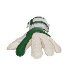 Gants de gardien de but en cuir à haute adhérence pour des économies de football confiantes et une protection fiable des mains en plein air - Product Image 5