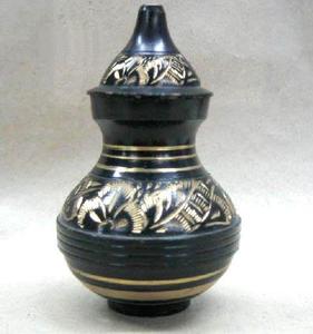 Fabricante de urnas de recuerdos de aspecto real de lujo Precios baratos Urnas de cenizas de recuerdo Artesanías indias de urnas funerarias de recuerdo de latón - Product Image 3