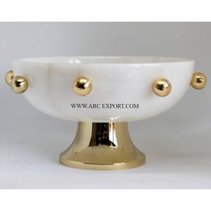 Bol de base de designer moderne en marbre blanc forme ovale pour la décoration de table de mariage plaqué or texture martelée métal nourriture jetable - Product Image 3