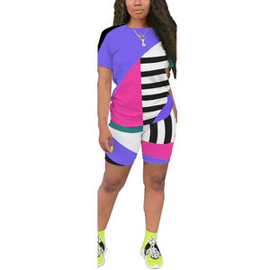 ชุดเซ็ตเสื้อยืดคอกลมสีอ่อนระบายอากาศได้ดีและกางเกงขาสั้นสำหรับผู้หญิง  ชุดลำลองแฟชั่นลายพิมพ์สีพื้นสำหรับฤดูใบไม้ร่วง - Product Image 2