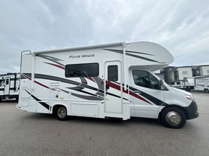 Vendedor Verificado de T-h-o-r F-o-u-r W-i-n-d-s 24LT Usado del 2023, Listo para Viajar - Product Image 6