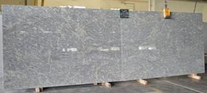 Nuevas baldosas de losas de granito blanco de Cachemira, diseño moderno versátil duradero para encimeras, superficie pulida, precios competitivos India - Product Image 2