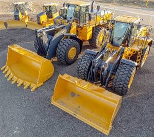 Chargeur frontal robuste pour tracteur, pour la manutention de matériaux agricoles et les opérations agricoles - Product Image 2