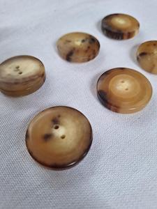 Botones de Cuerno de Búfalo Natural al por Mayor, Acabados y Coloridos para Accesorios de Ropa, Alta Calidad - Product Image 4
