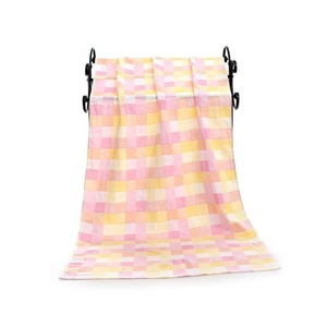 Venta al por mayor crema cuadrada con rayas amarillas bordadas 100% algodón Golf juegos de toallas de cocina tarifas asequibles envío nacional - Product Image 2