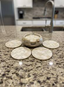 Ensemble de dessous-de-verre en nacre de luxe, dessous-de-verre en coquille blanche, faits à la main, décoration de table et de salle à manger - Product Image 3