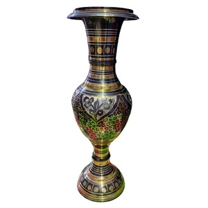 Vase à fleurs arabe vintage en laiton de haute qualité, gravé et fini poli, pour la décoration de table et la décoration intérieure. - Product Image 6