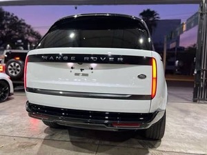 2022 Land Rover Range Rover HSE Dynamic Conduite à gauche FWD Sièges en cuir R20 Pneus à vendre - Product Image 2