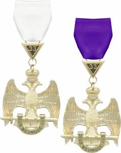 Joya Masónica del Rito Escocés de Grado 33 - Alas Descendidas, Joya Masónica Chapada en Oro - Product Image 1