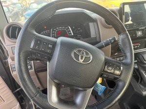TOYOTA LAND CRUISER LC 71 CAPSULE 2.8L DIESEL 3 PORTES A/T MODÈLE 2024 COULEUR GRIS - Product Image 6