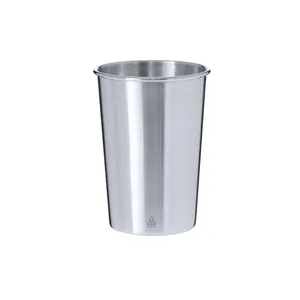 Bicchiere sostenibile in acciaio inossidabile con design a bicchiere riciclato - Product Image 1