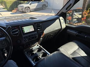 ข้อเสนอสุดพิเศษ ฟอร์ด เอฟ-350 ซูเปอร์ดิวตี้ ลาริเอท ปี 2012 ขับเคลื่อน 4 ล้อ เครื่องยนต์ดีเซลเทอร์โบ 6.7 ลิตร V8 - Product Image 2