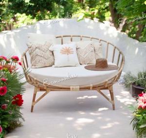 Sofá de mimbre de bambú curvo de 2 plazas de lujo moderno, Banco de jardín para sala de estar al aire libre con diseño elegante para hoteles y salones - Product Image 4