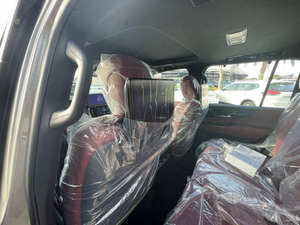 CHEAP USED Sedan LX 600 Signature 2024-2025 AWD Leather Left Hand Drive R17 Automatic <b>Panoramic</b> Sunroof 360 Rear <b>Camera</b> Euro IV - Product Image 5