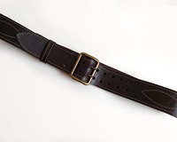 Ceinture en cuir marron foncé de 2 pouces de large avec boucle à double broche dans le style LMB-0026